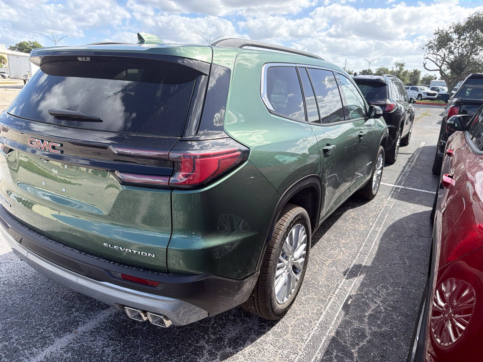 2027 GMC Acadia Elevation