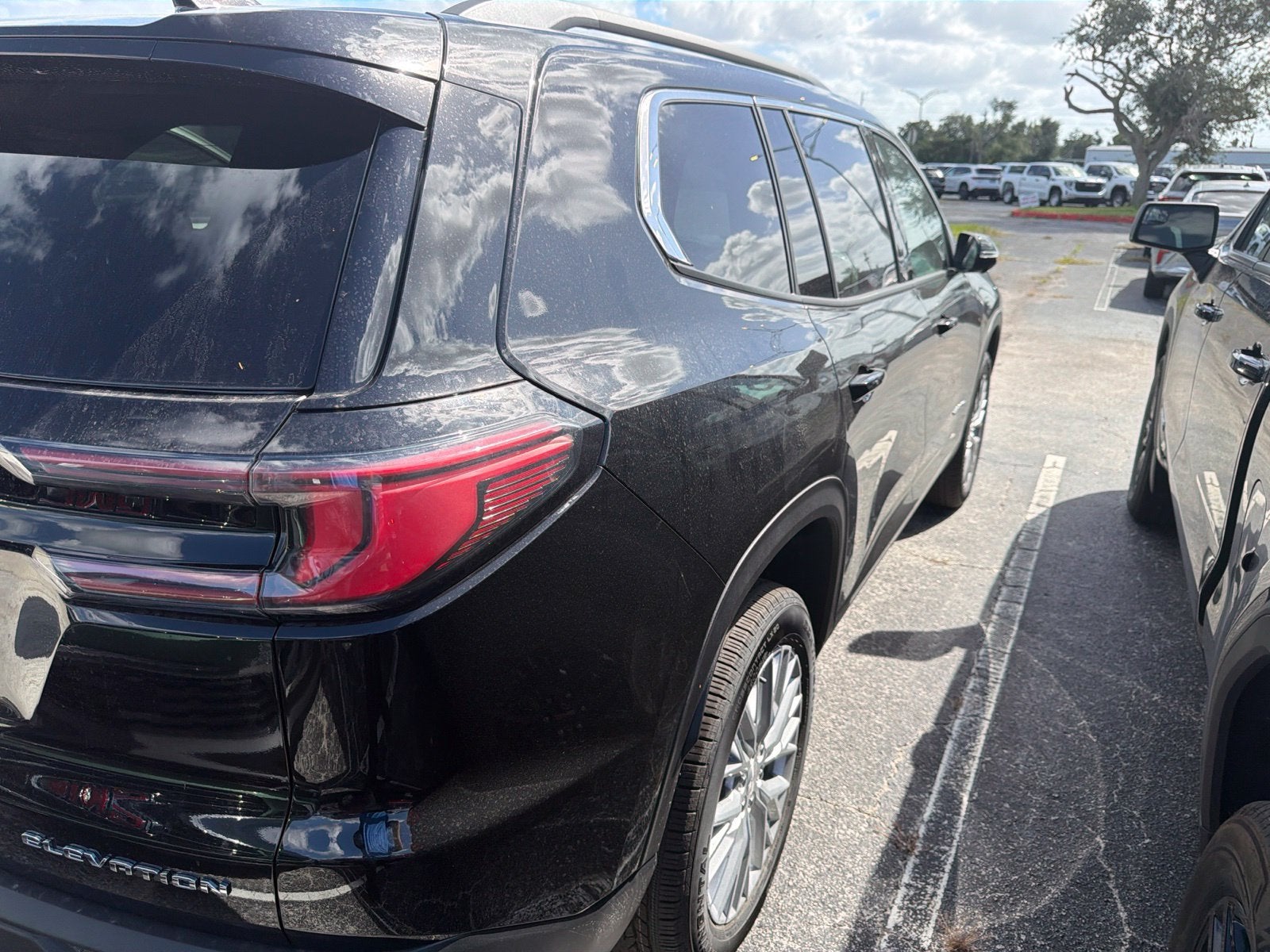 2027 GMC Acadia Elevation