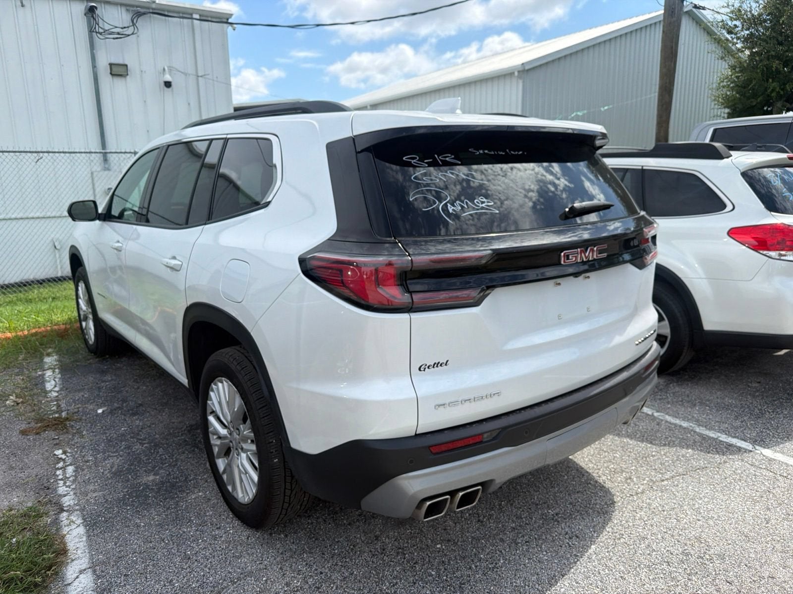 2025 GMC Acadia Elevation