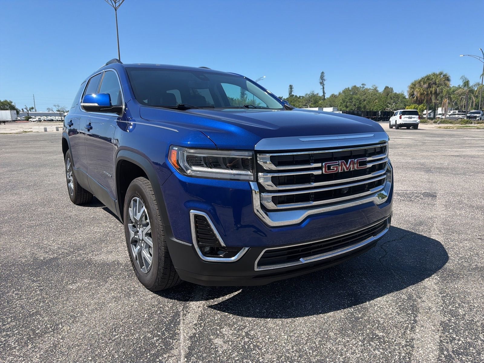 2023 GMC Acadia SLT
