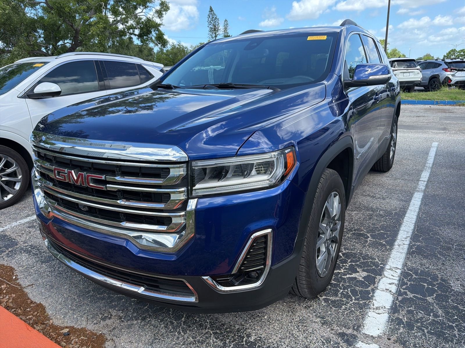 2023 GMC Acadia SLT