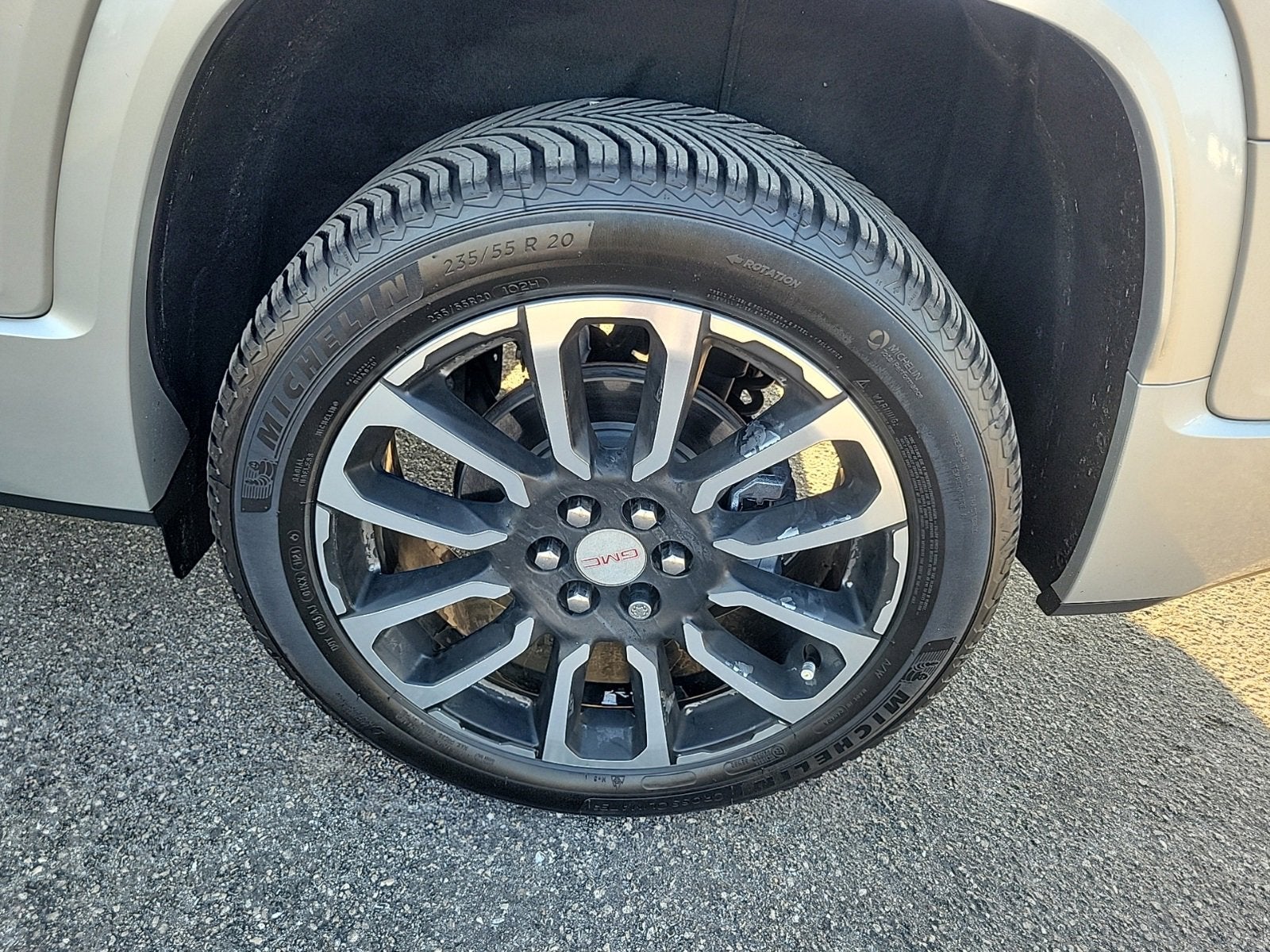 2020 GMC Acadia Denali