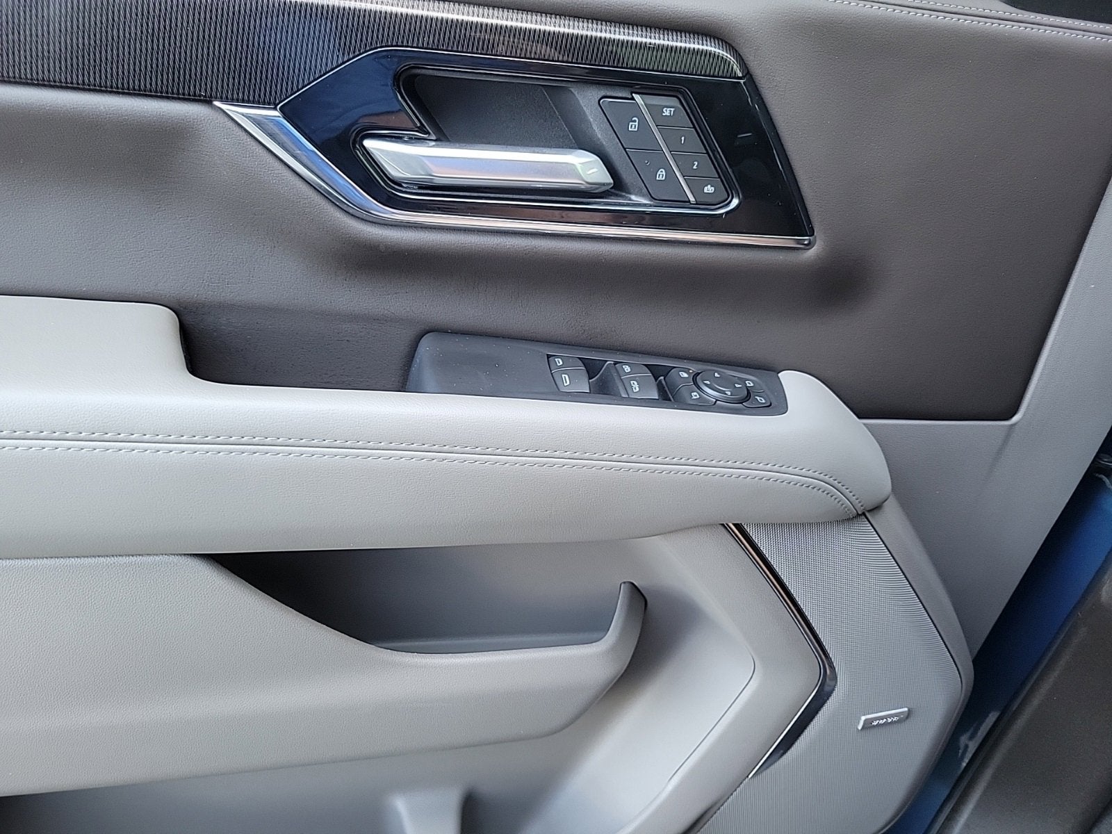 2025 GMC Yukon Elevation