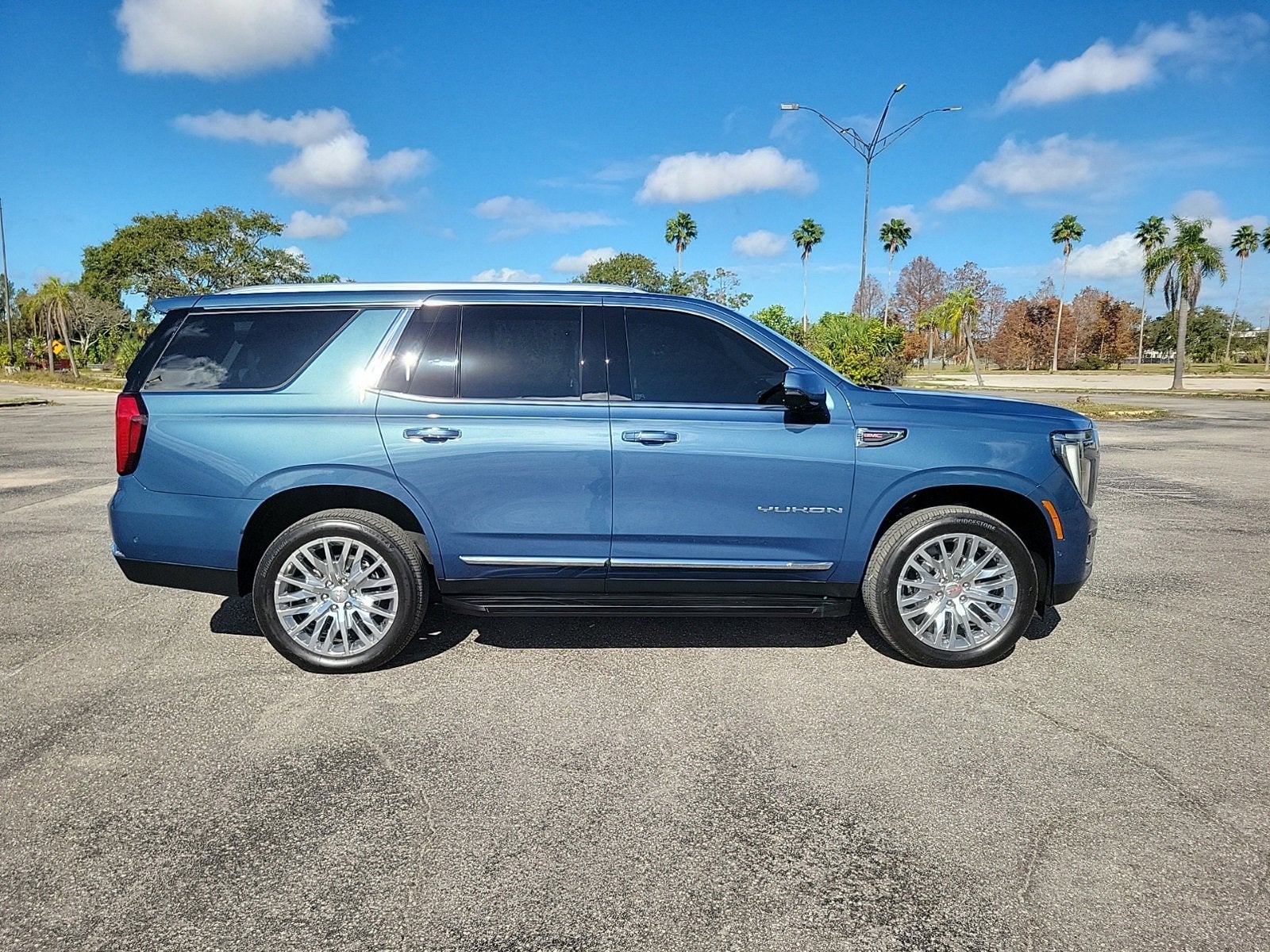 2025 GMC Yukon Elevation