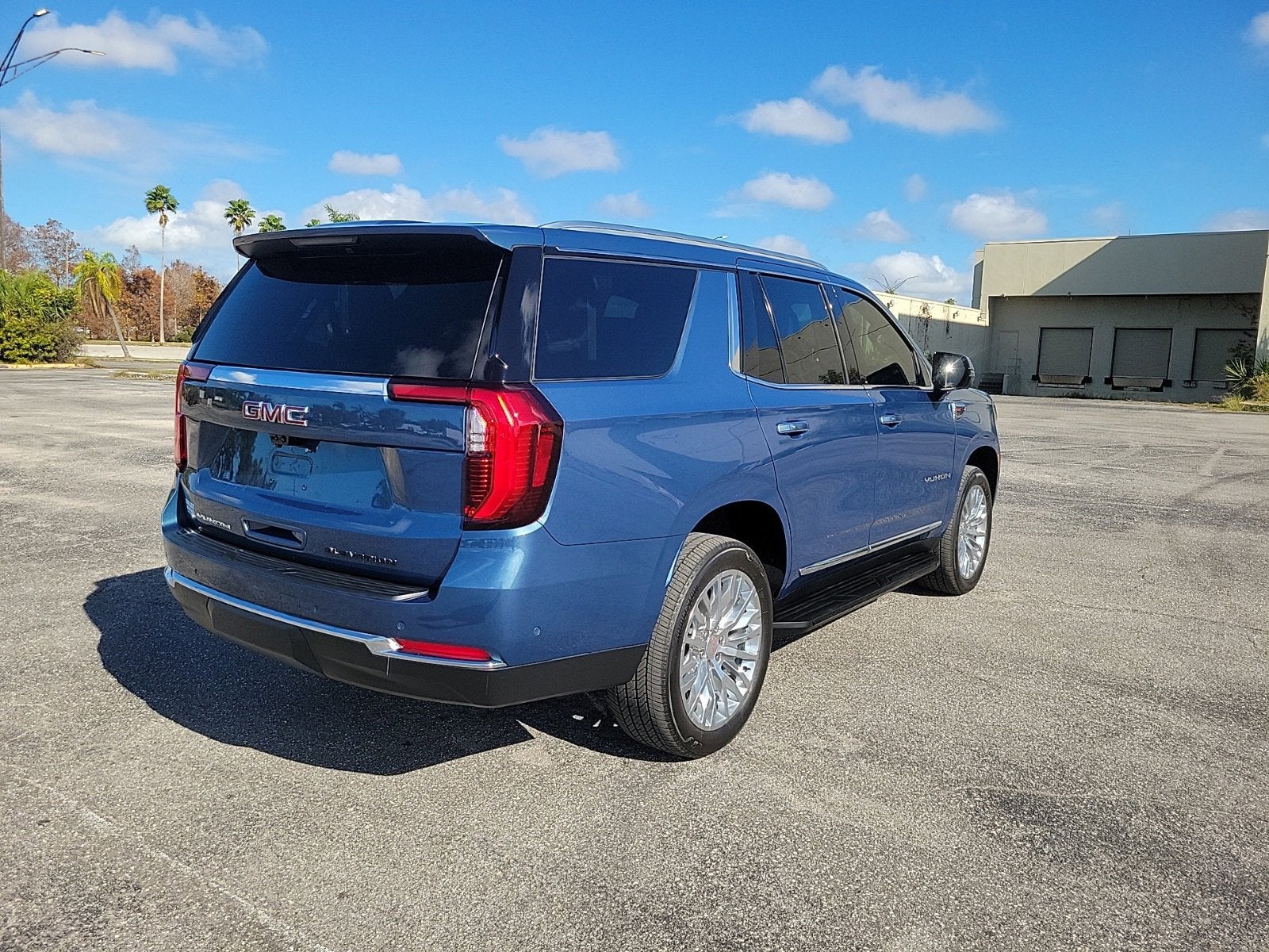 2025 GMC Yukon Elevation