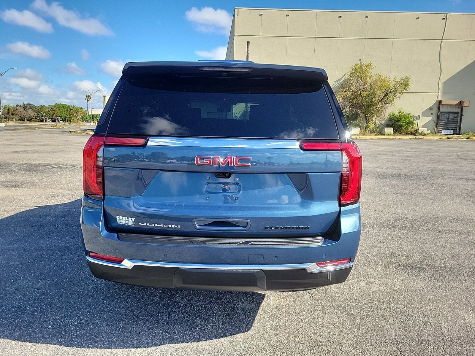 2025 GMC Yukon Elevation