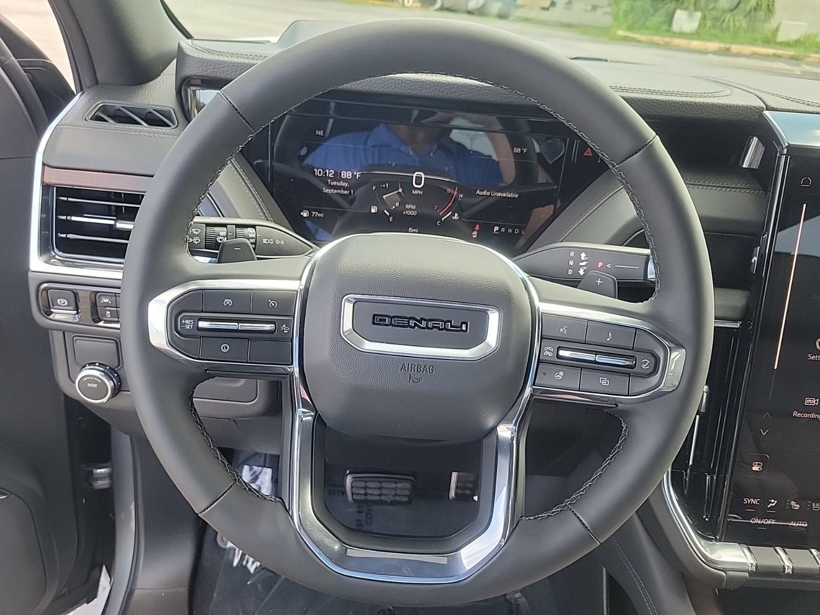 2026 GMC Yukon Denali - Photo 20