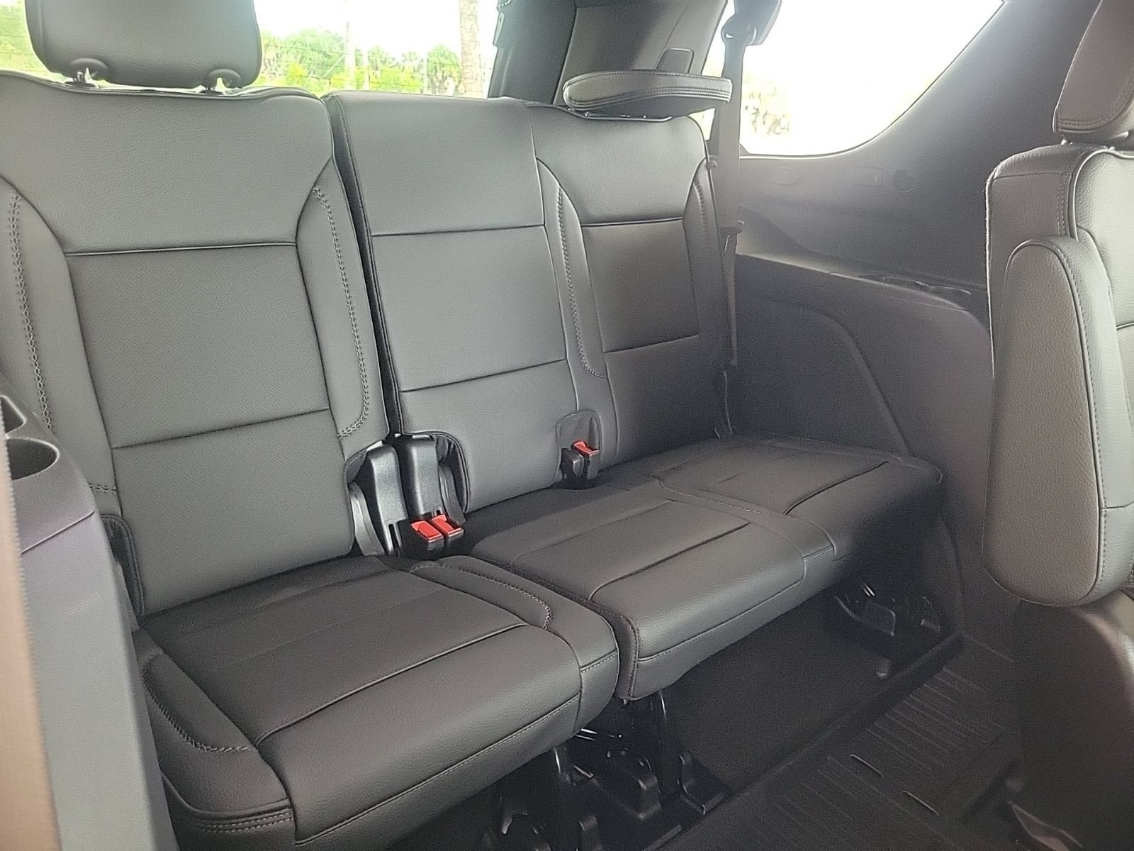 2026 GMC Yukon Denali - Photo 13