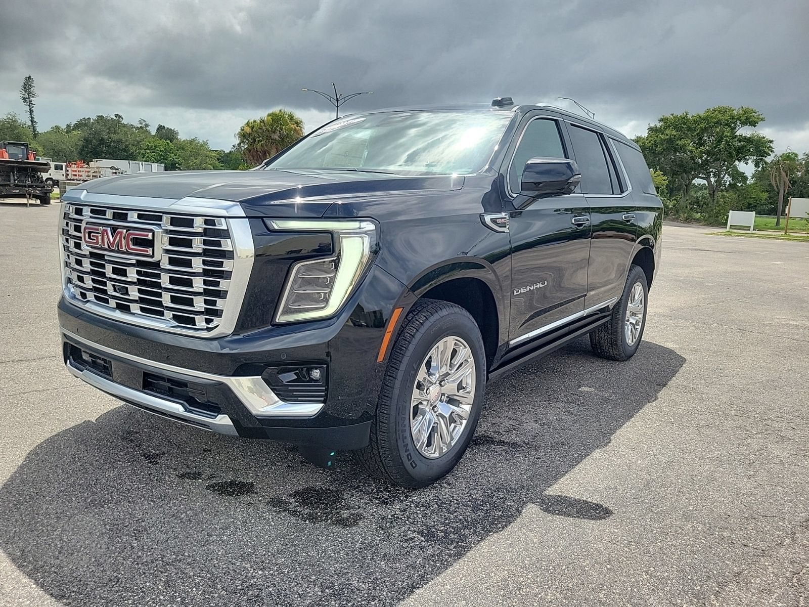 2026 GMC Yukon Denali - Photo 2