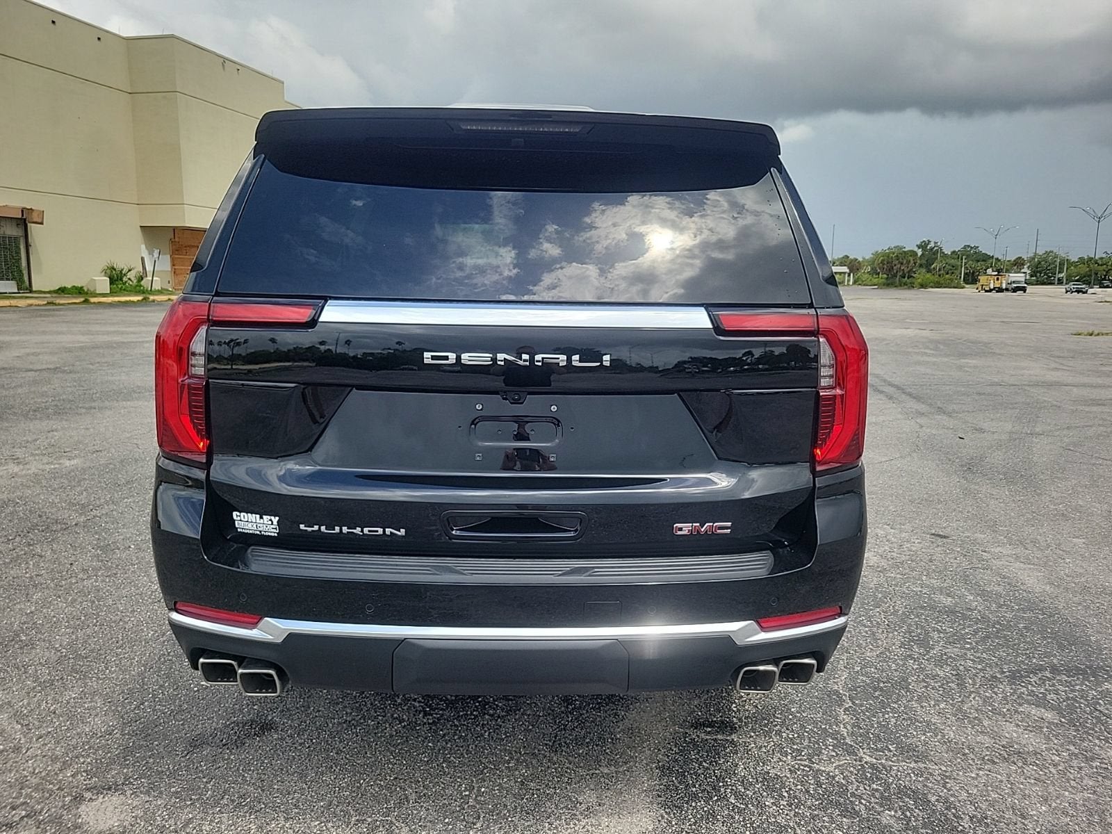 2026 GMC Yukon Denali - Photo 6