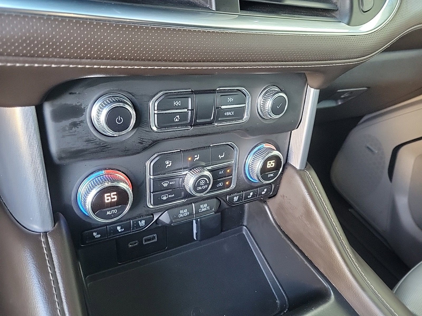 2023 GMC Yukon XL SLT