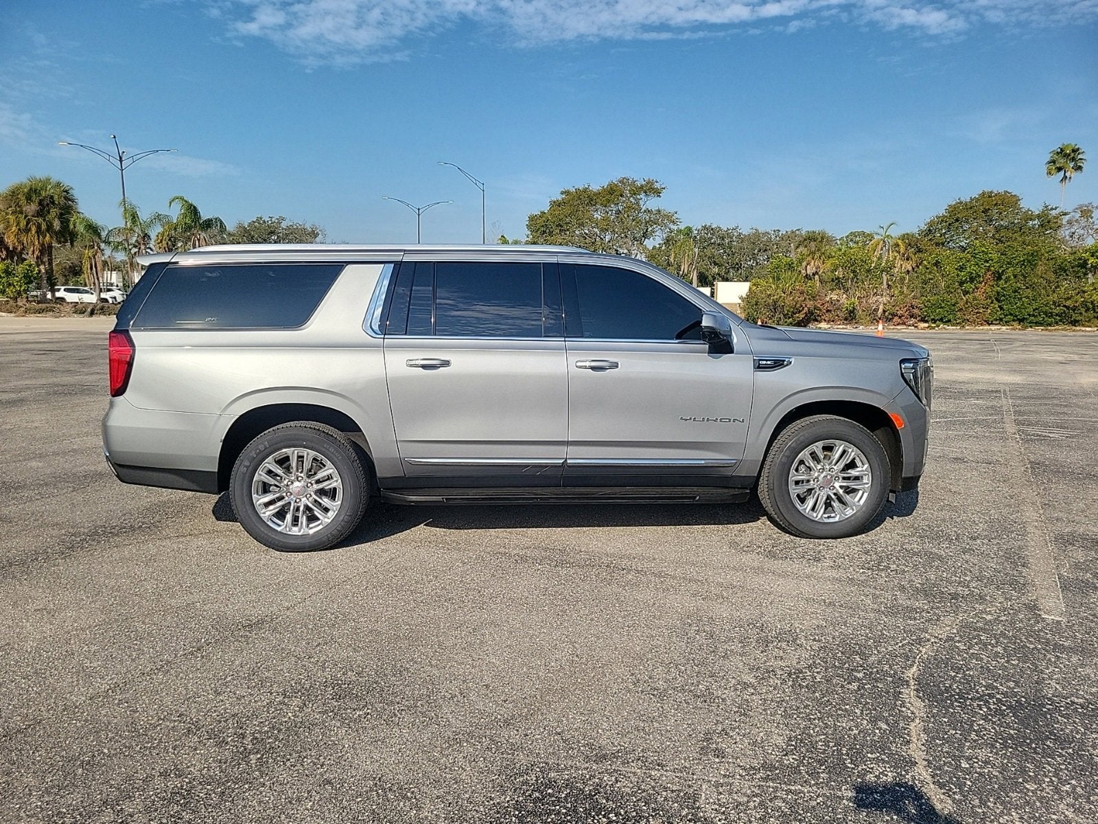 2023 GMC Yukon XL SLT