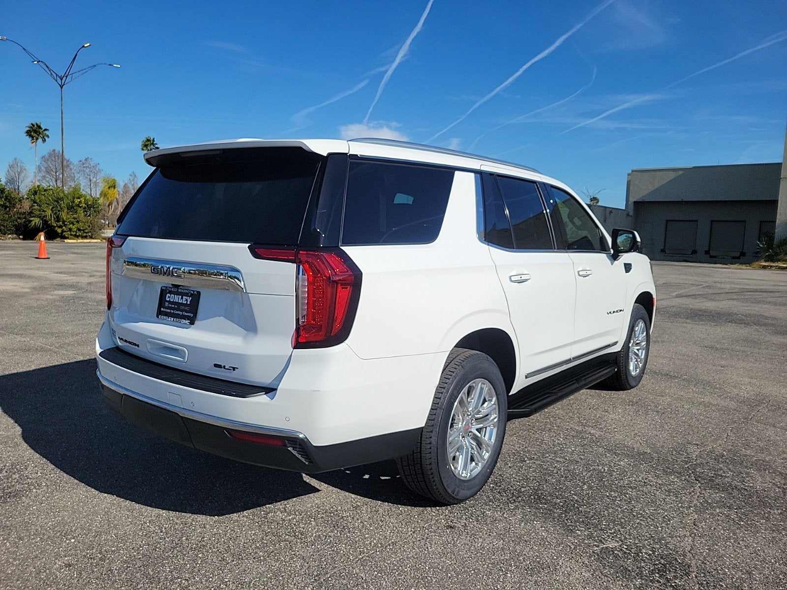 2023 GMC Yukon SLT