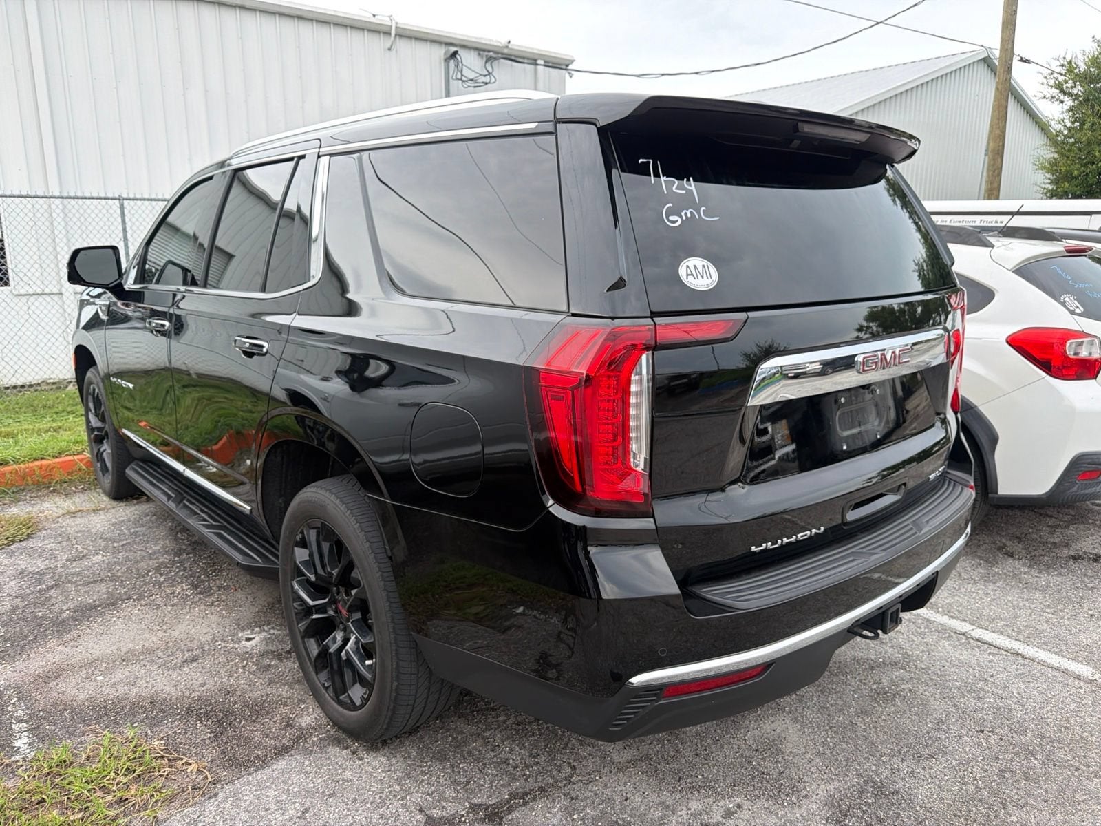 2023 GMC Yukon SLT