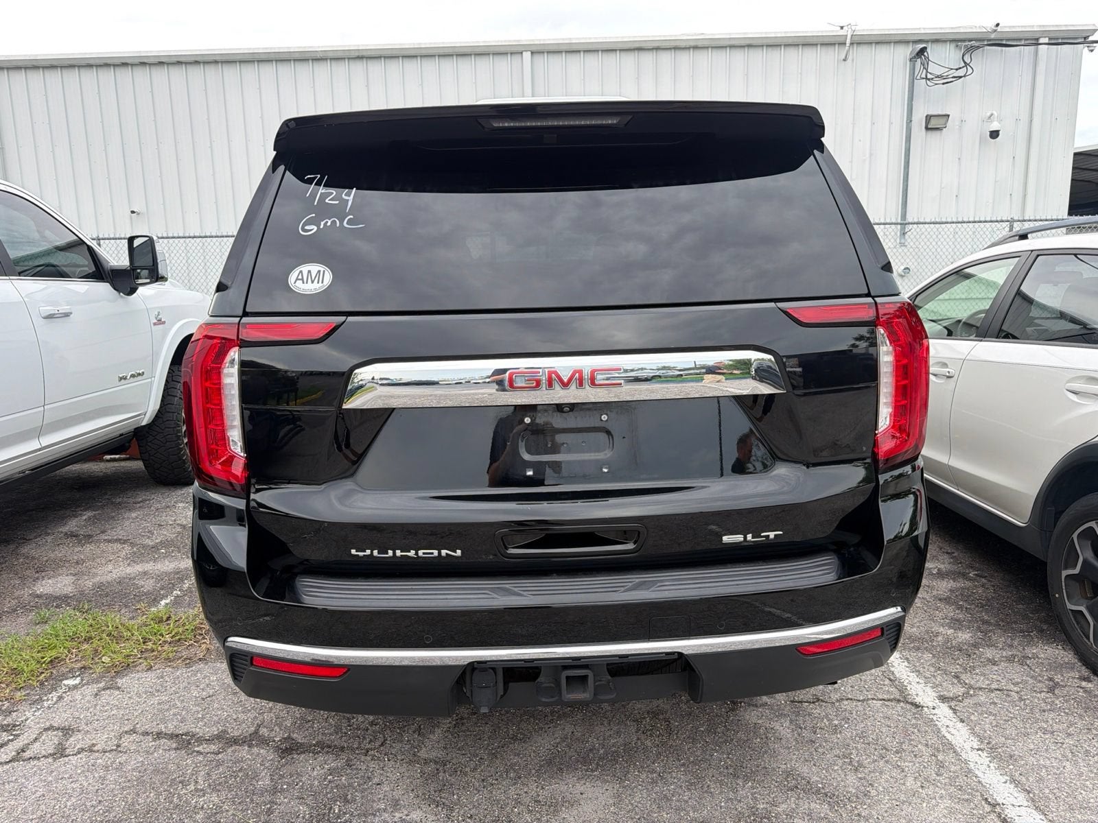 2023 GMC Yukon SLT