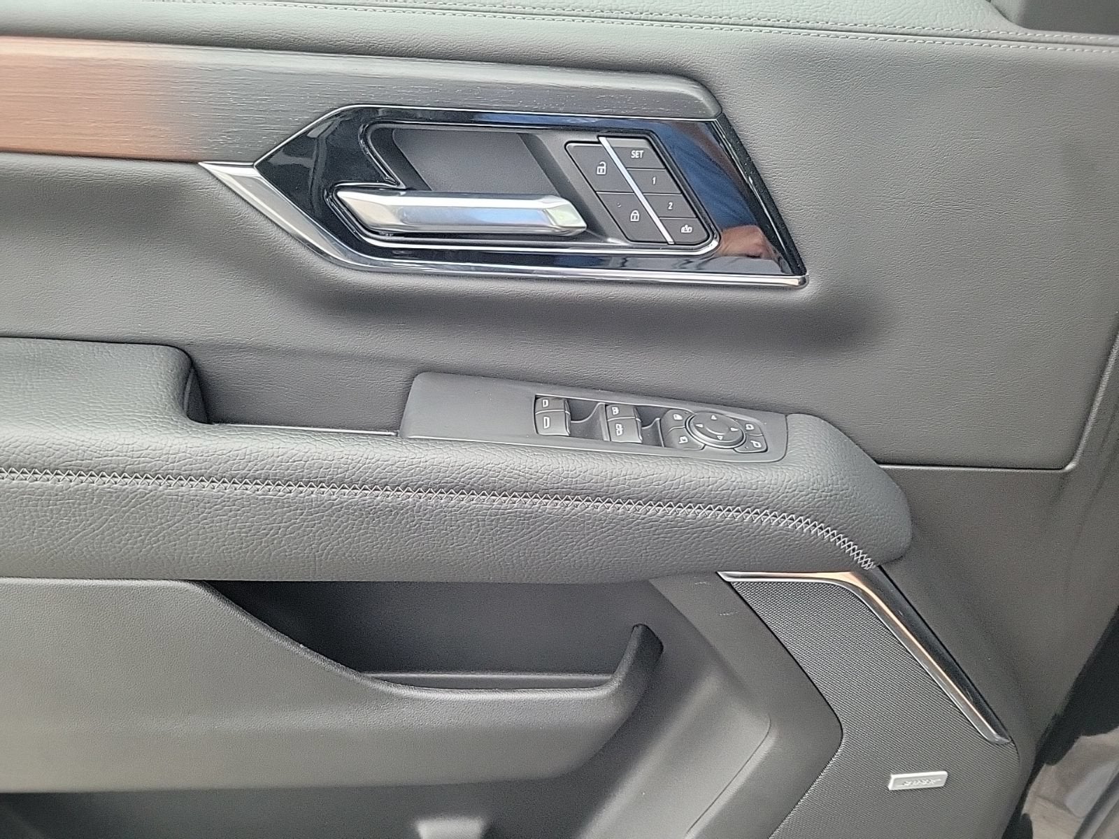 2026 GMC Yukon Denali - Photo 17