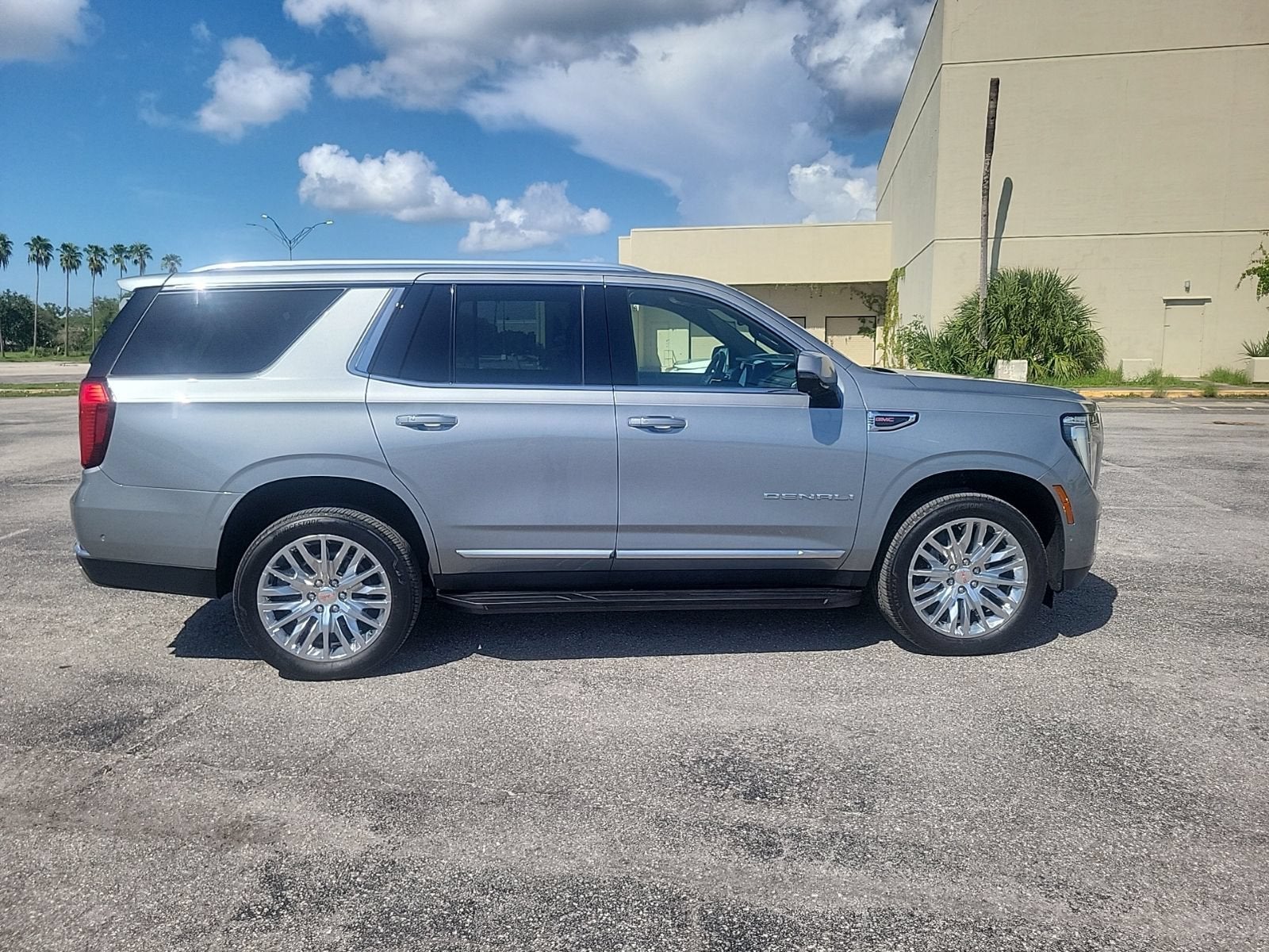2025 GMC Yukon Denali