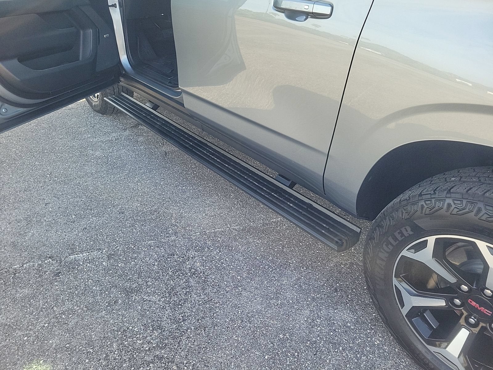 2025 GMC Yukon XL AT4