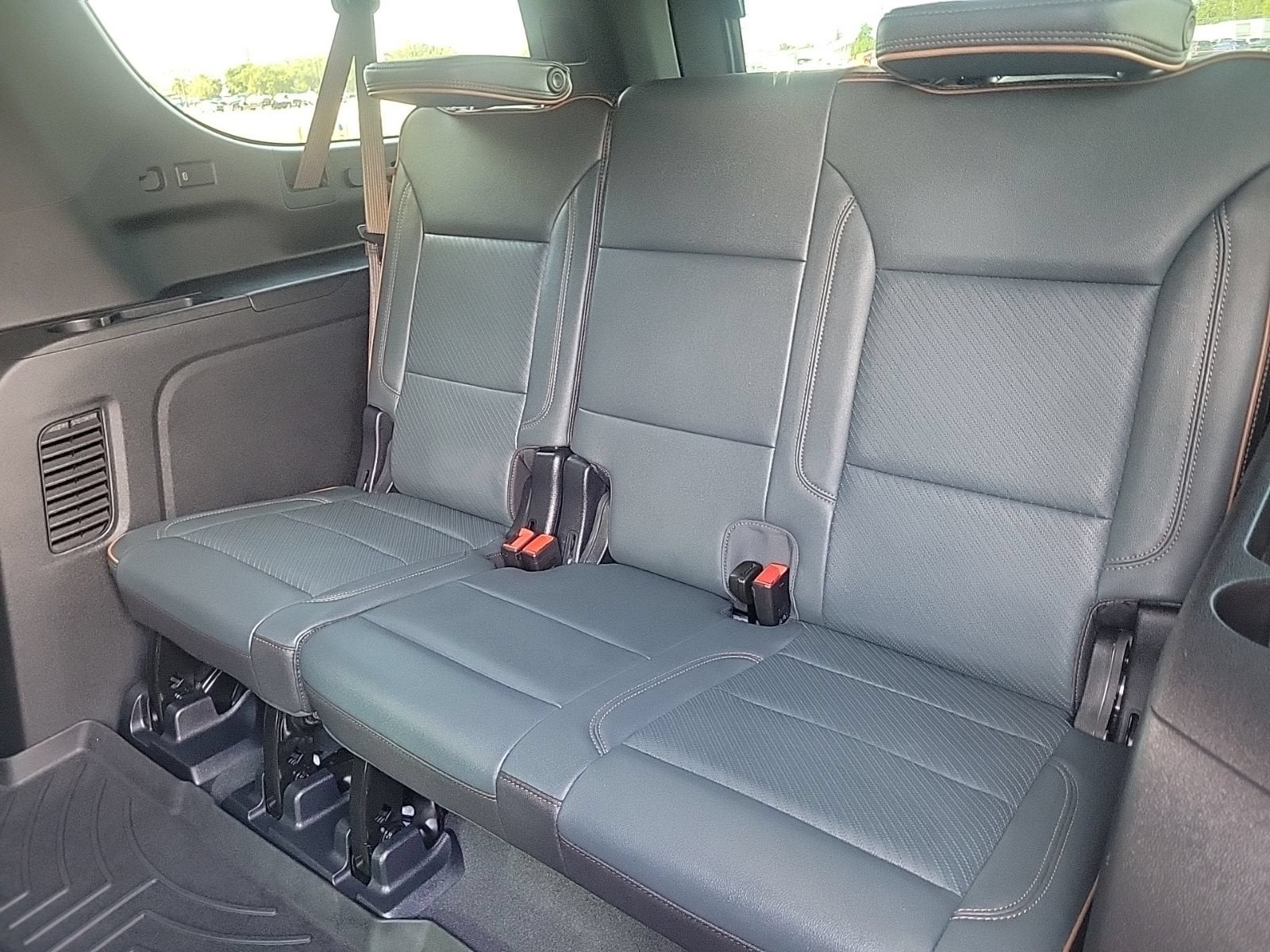 2025 GMC Yukon XL AT4