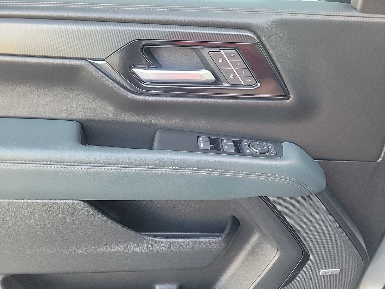2025 GMC Yukon XL AT4