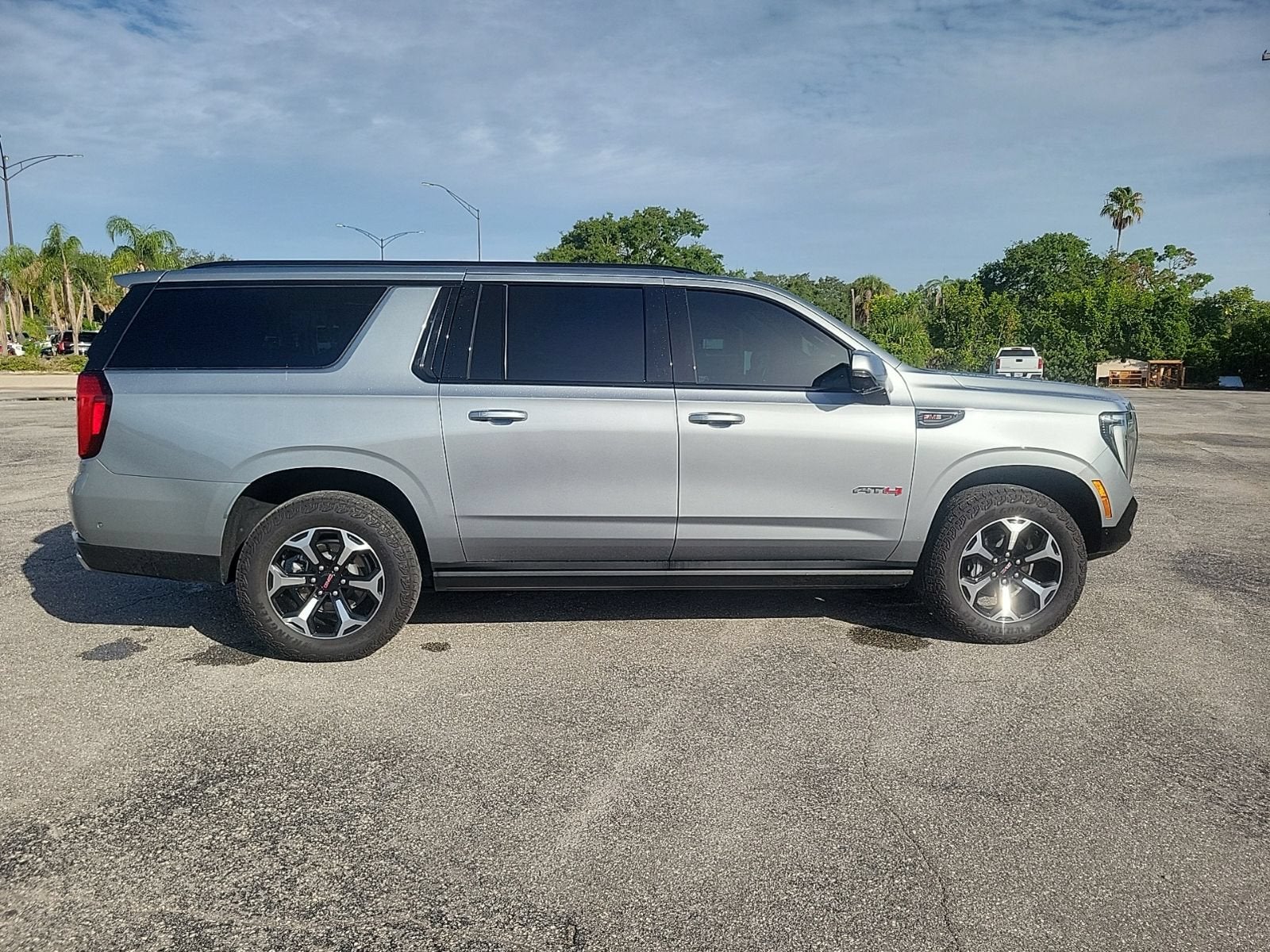 2025 GMC Yukon XL AT4
