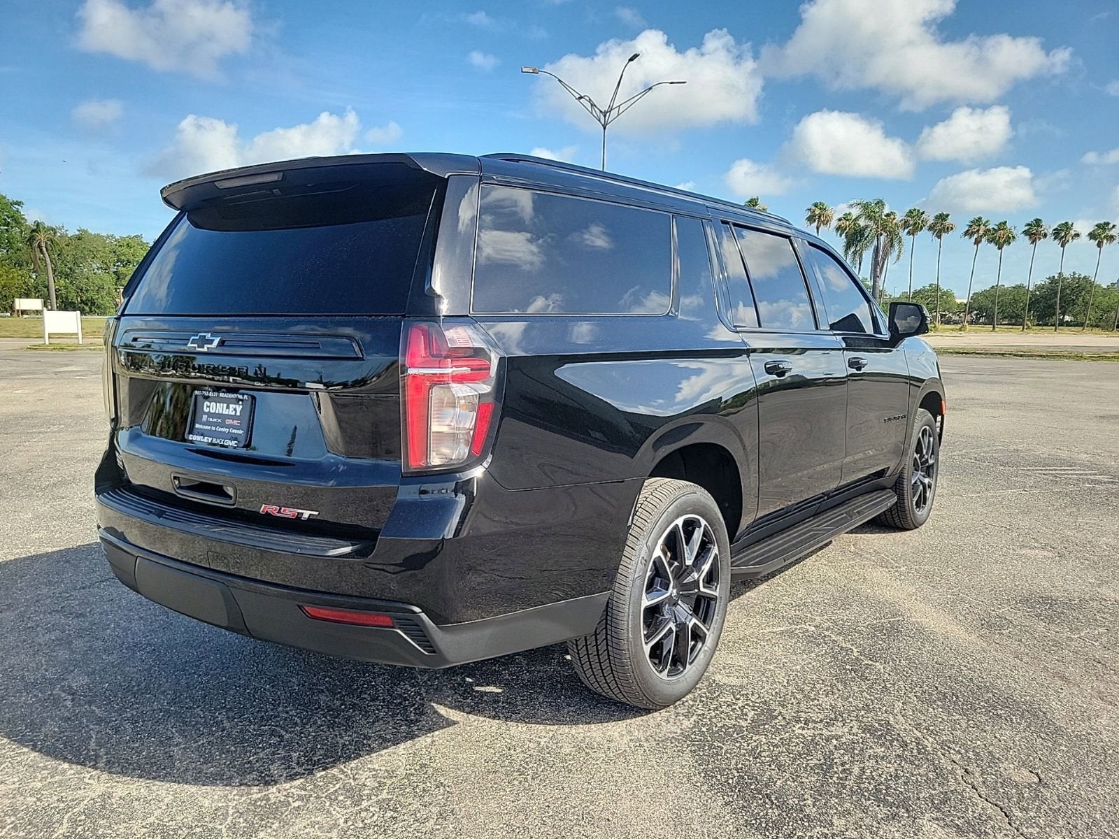 2024 Chevrolet Suburban RST