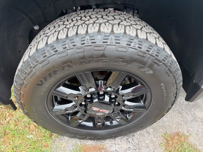 2025 GMC Sierra 2500 HD AT4