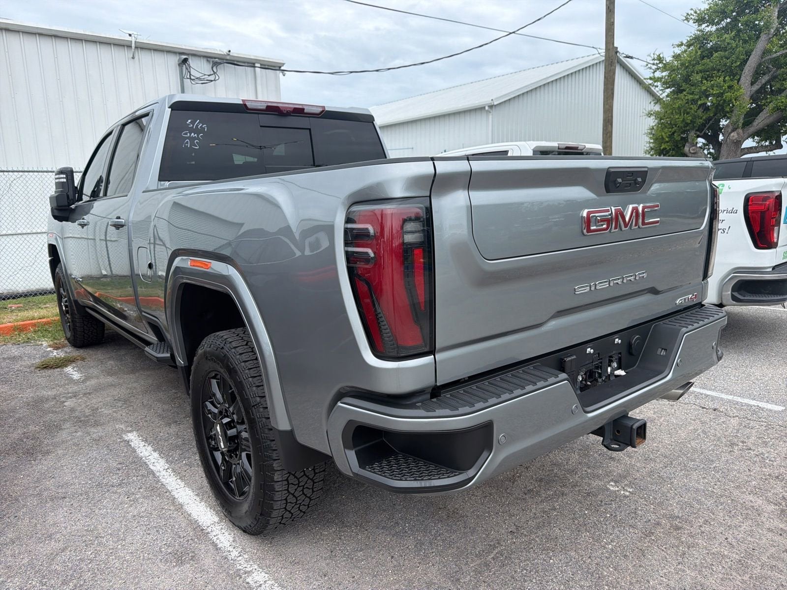 2025 GMC Sierra 2500 HD AT4