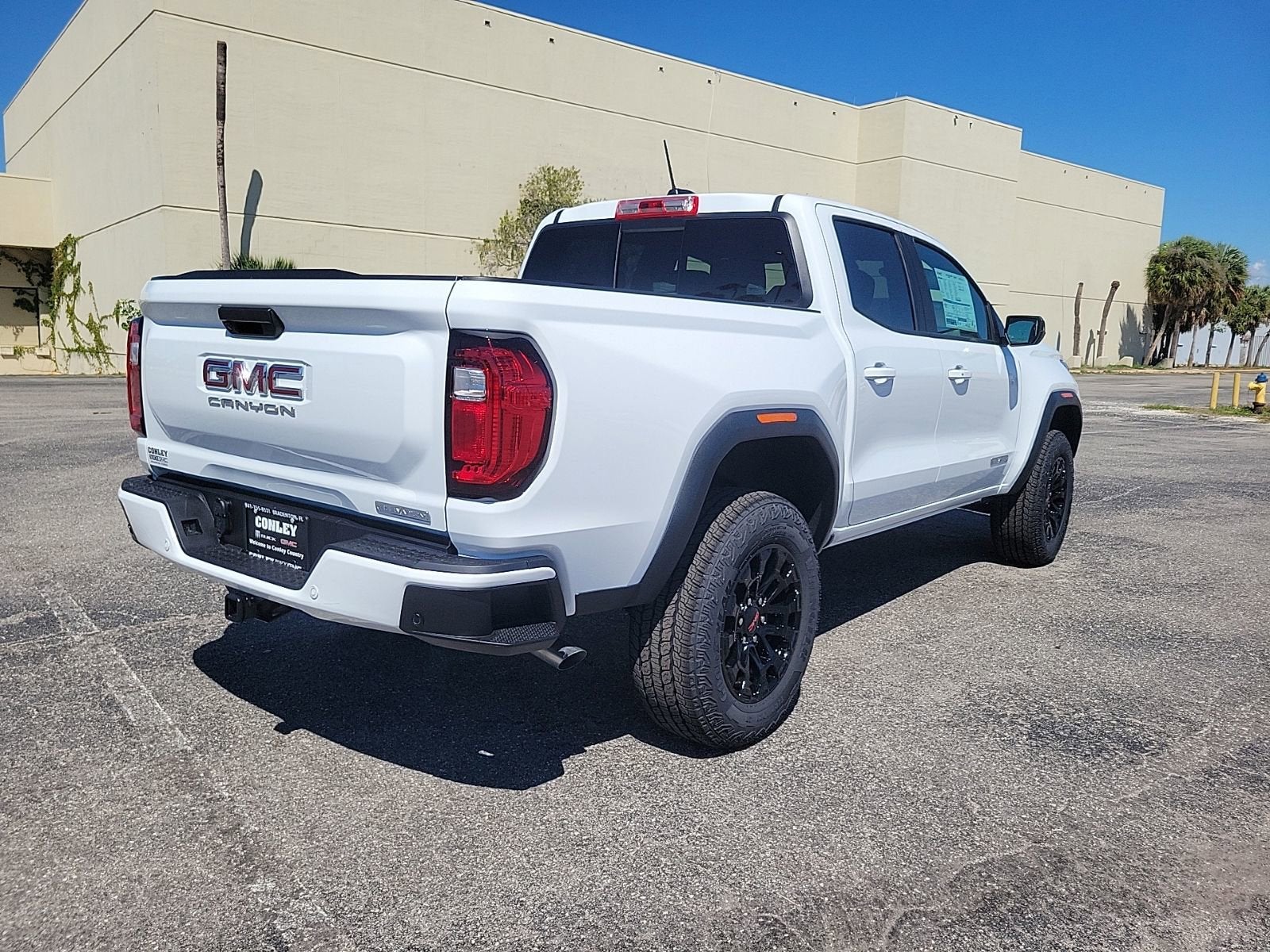 2026 GMC Canyon Elevation