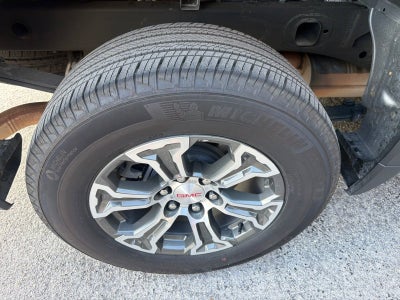 2025 GMC Sierra 1500 SLE