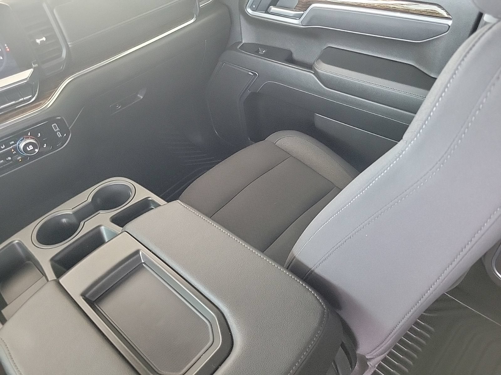 2025 GMC Sierra 1500 SLE