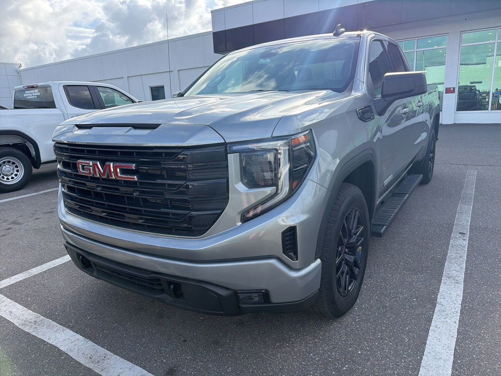 2023 GMC Sierra 1500 Elevation