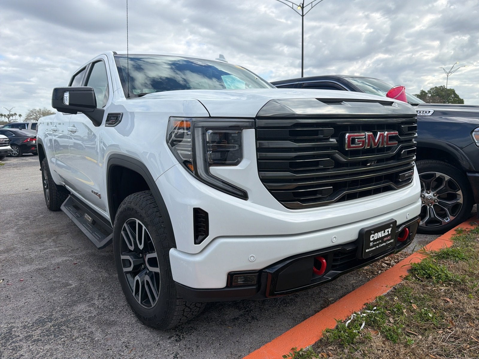 2023 GMC Sierra 1500 AT4