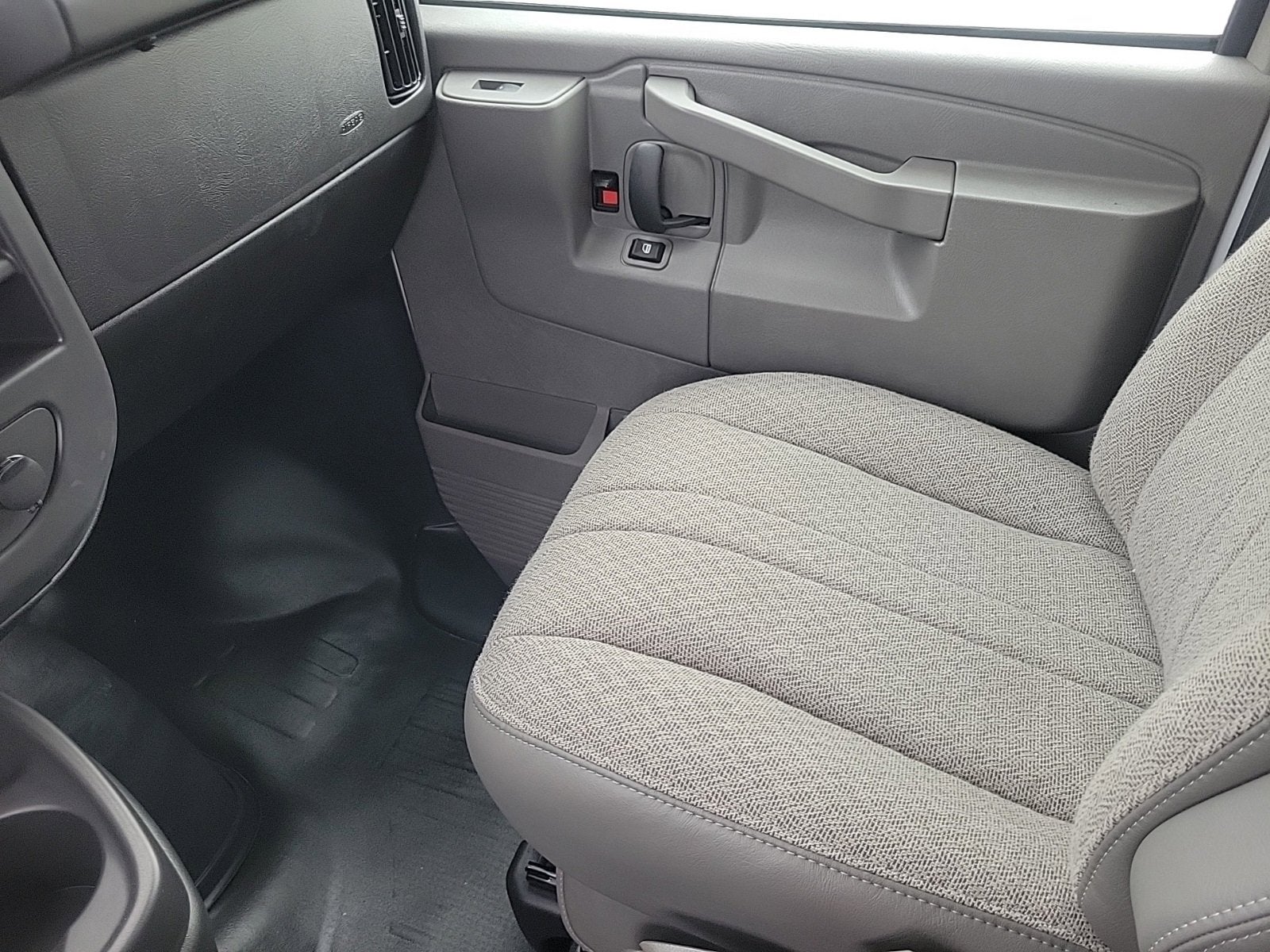 2025 GMC Savana Cargo 2500 Work Van