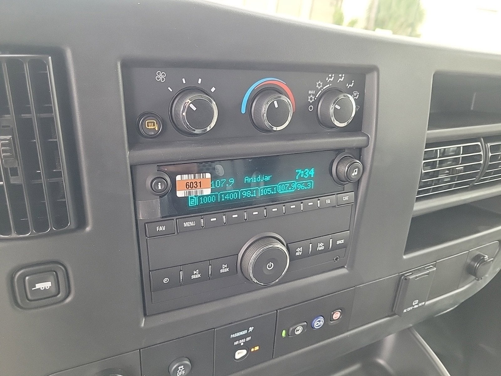 2025 GMC Savana Cargo 2500 Work Van