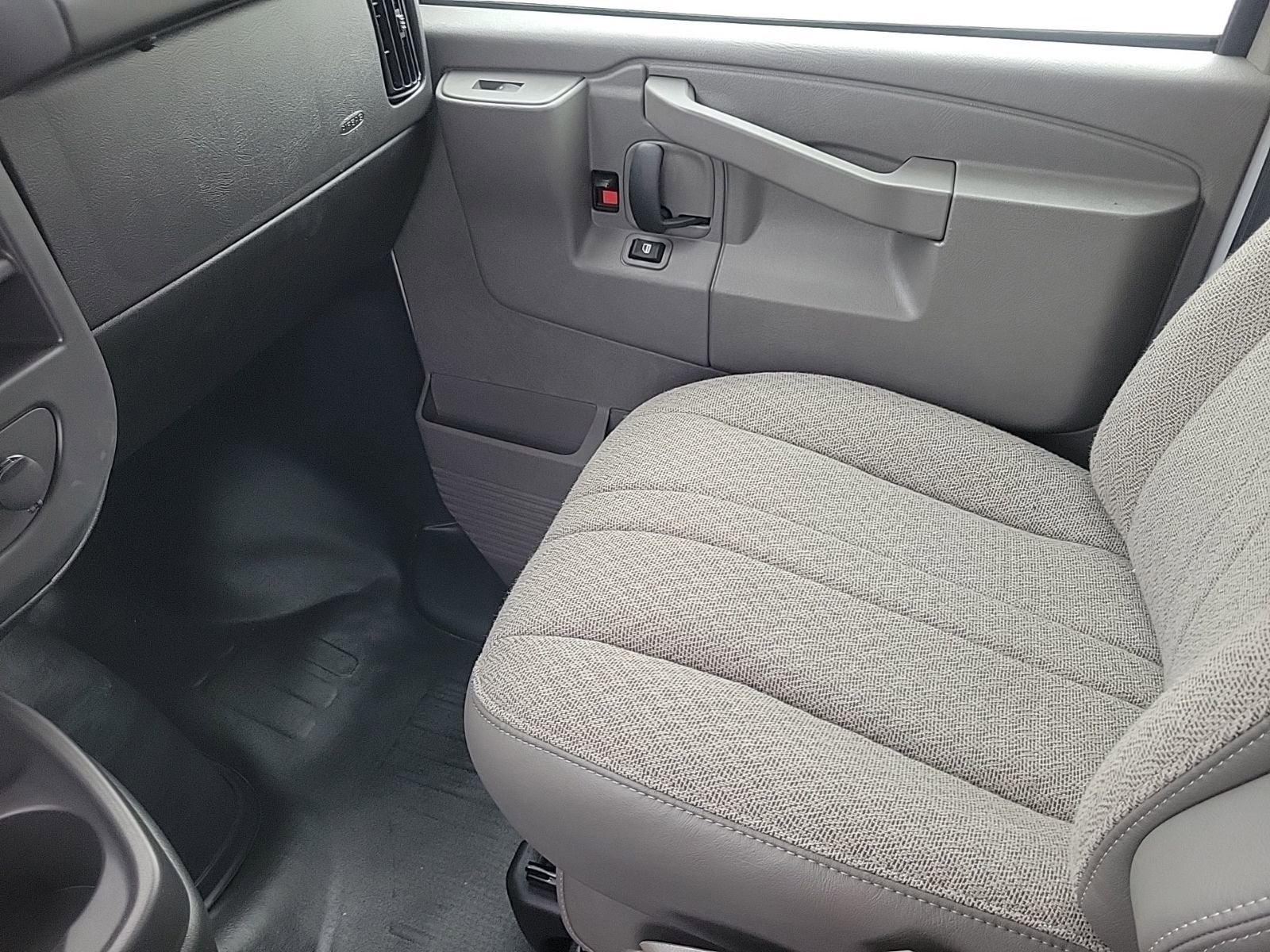 2025 GMC Savana Cargo Work Van