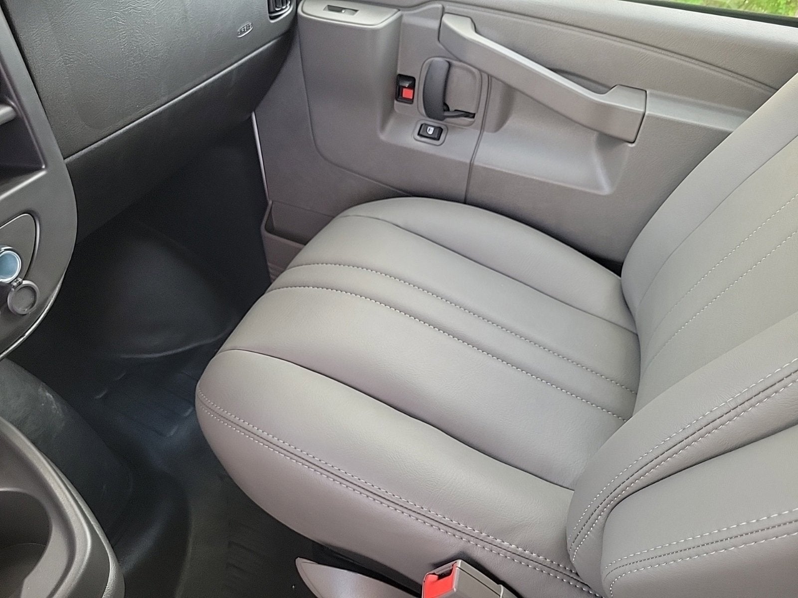 2025 GMC Savana Cargo 2500 Work Van