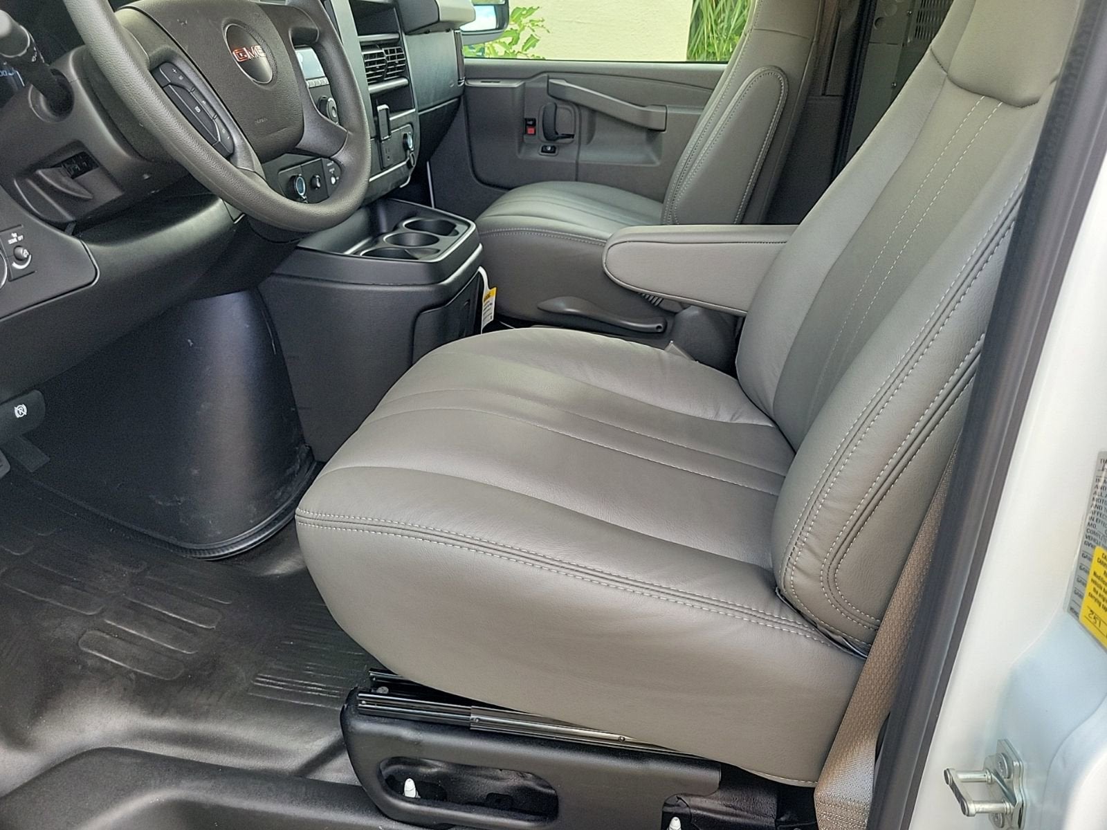 2025 GMC Savana Cargo Work Van