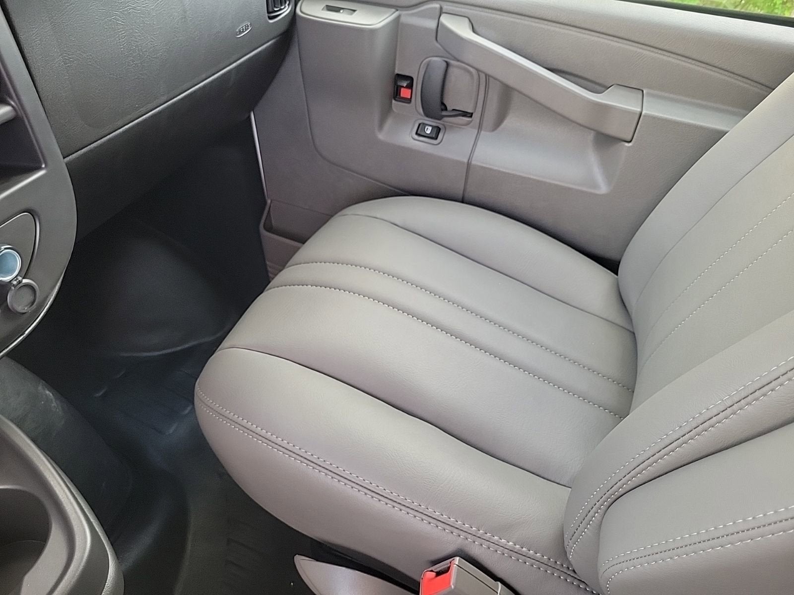 2025 GMC Savana Cargo Work Van