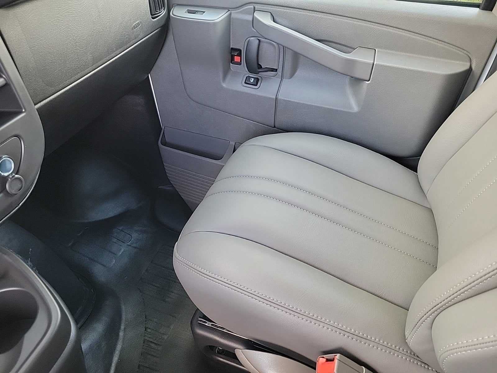 2025 GMC Savana Cargo 2500 Work Van