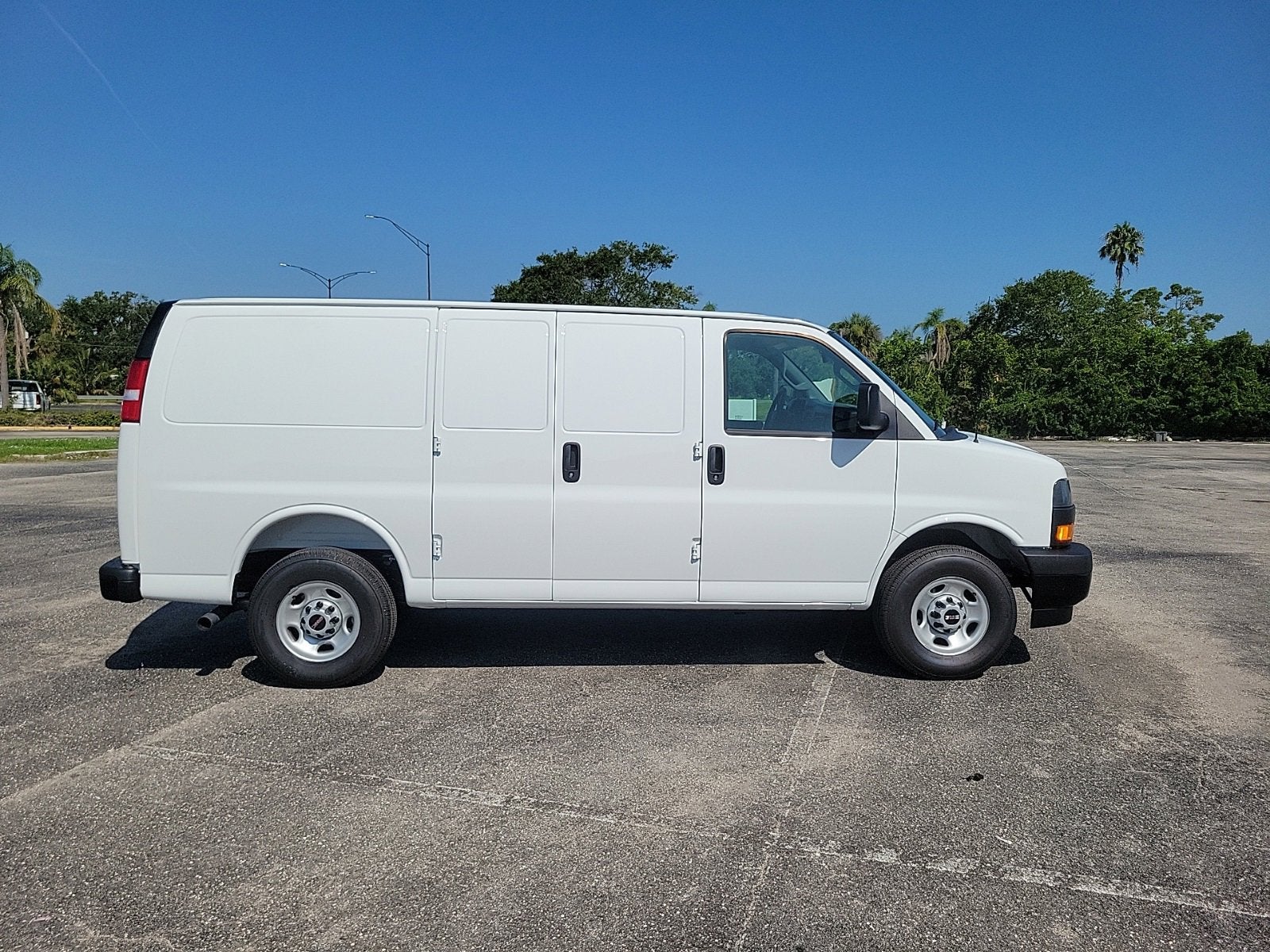 2025 GMC Savana Cargo 2500 Work Van