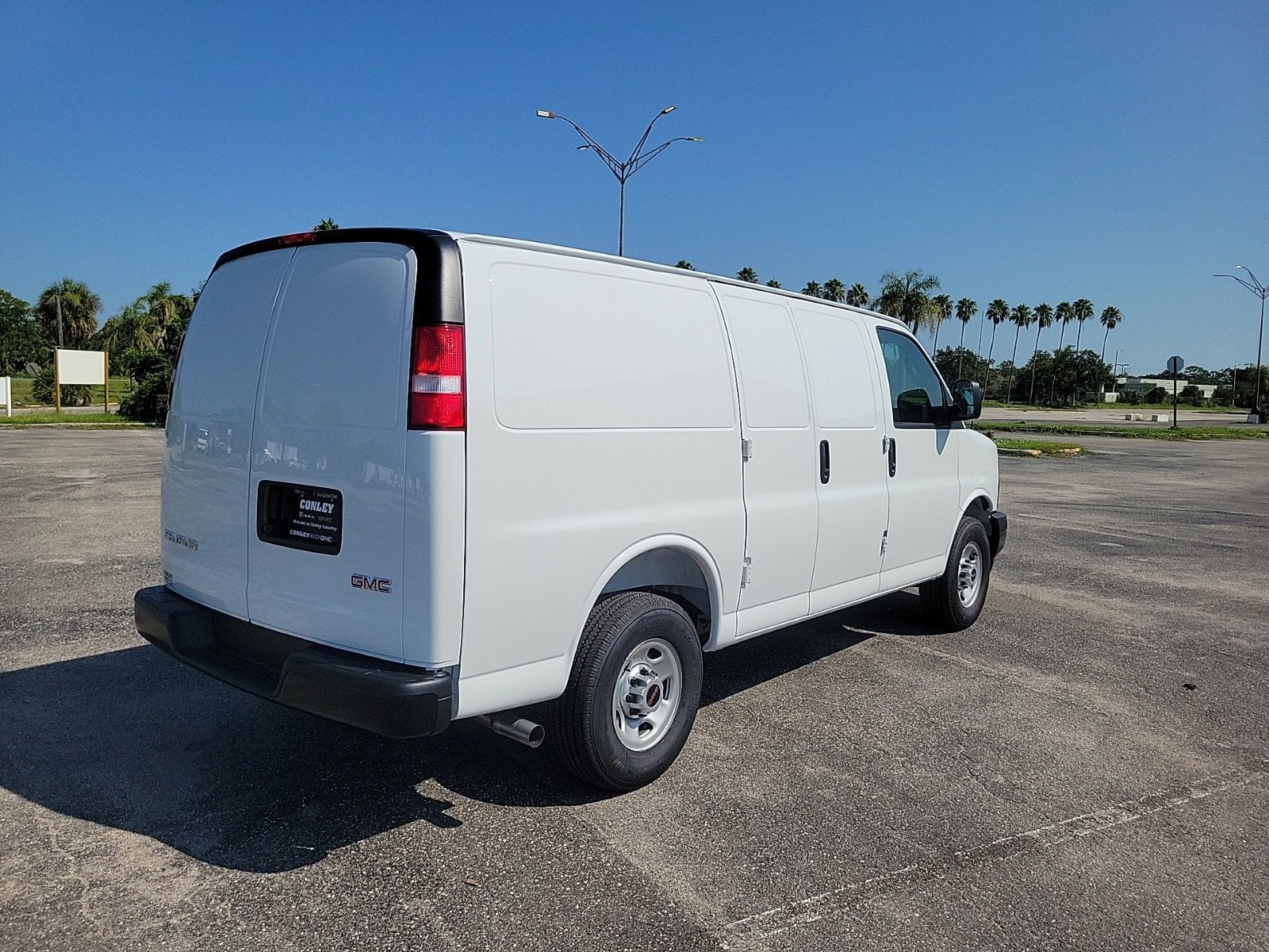 2025 GMC Savana Cargo 2500 Work Van