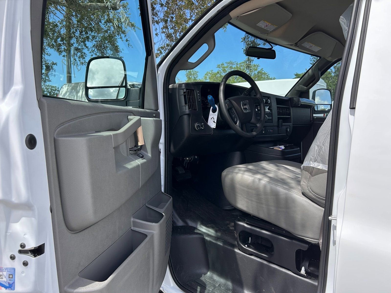 2025 GMC Savana Cargo Work Van