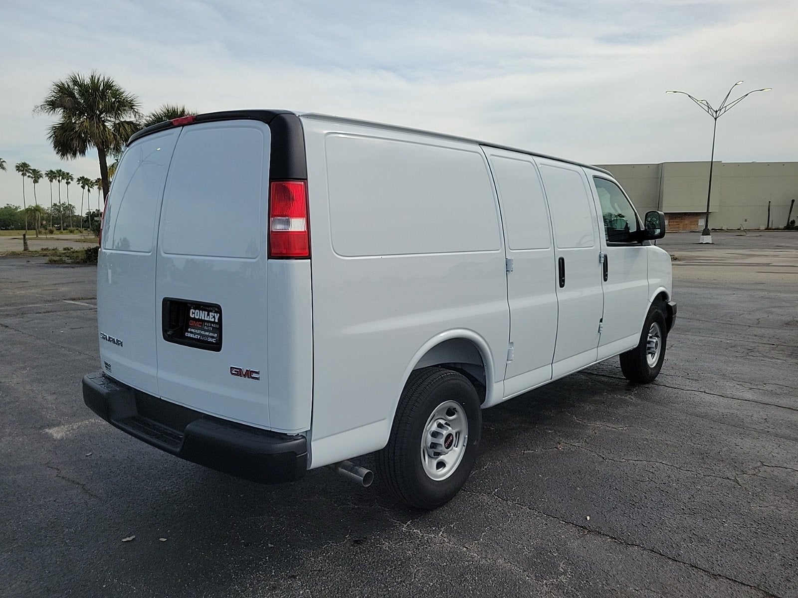 2025 GMC Savana Cargo 2500 Work Van