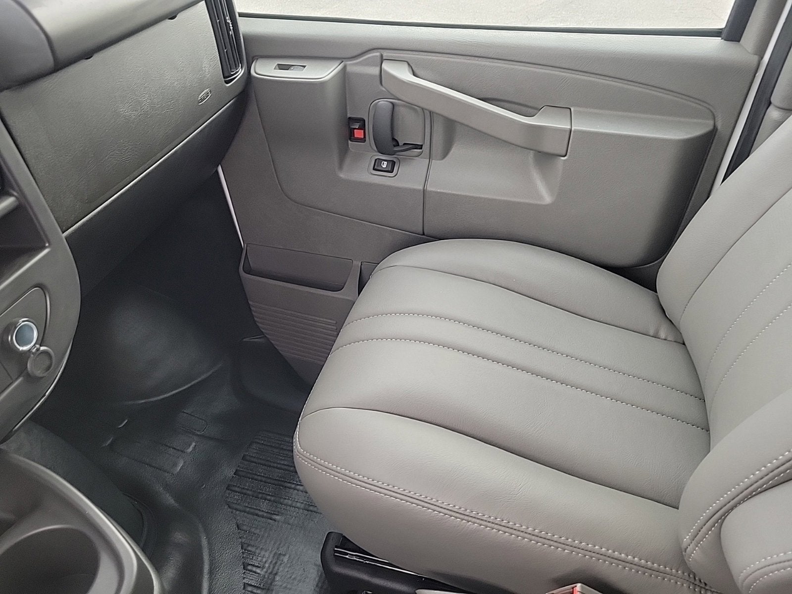 2025 GMC Savana Cargo 2500 Work Van