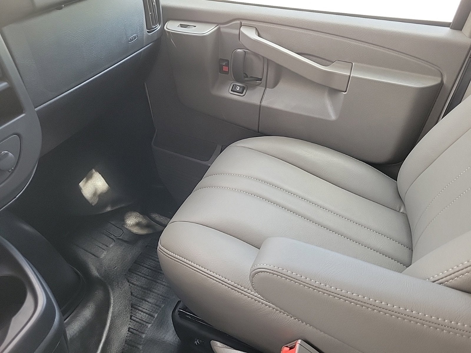 2025 GMC Savana Cargo 2500 Work Van