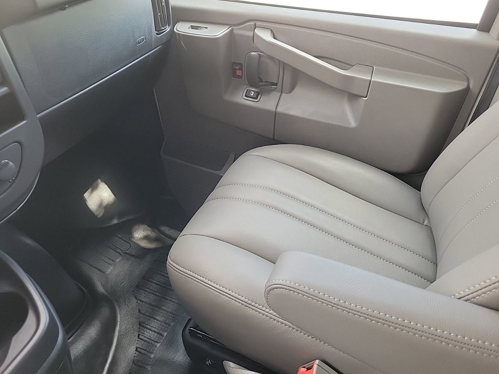 2025 GMC Savana Cargo Work Van