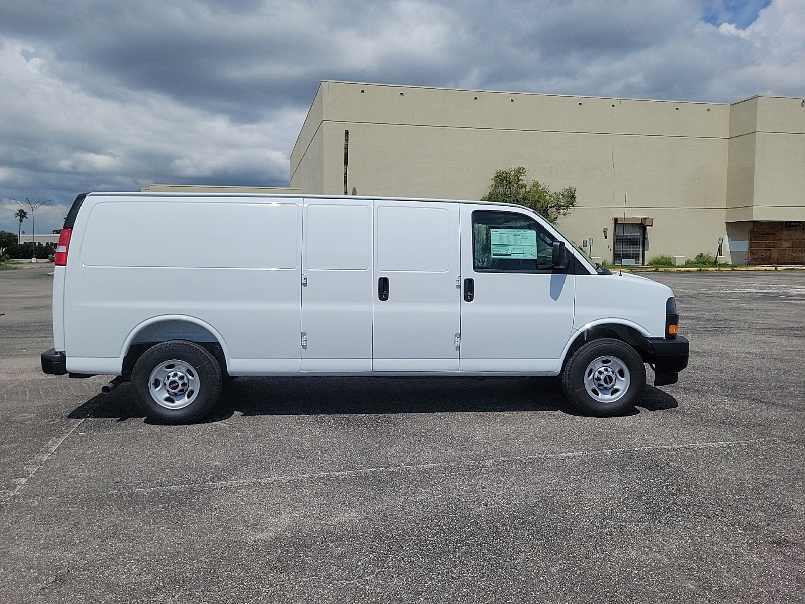2025 GMC Savana Cargo 2500 Work Van
