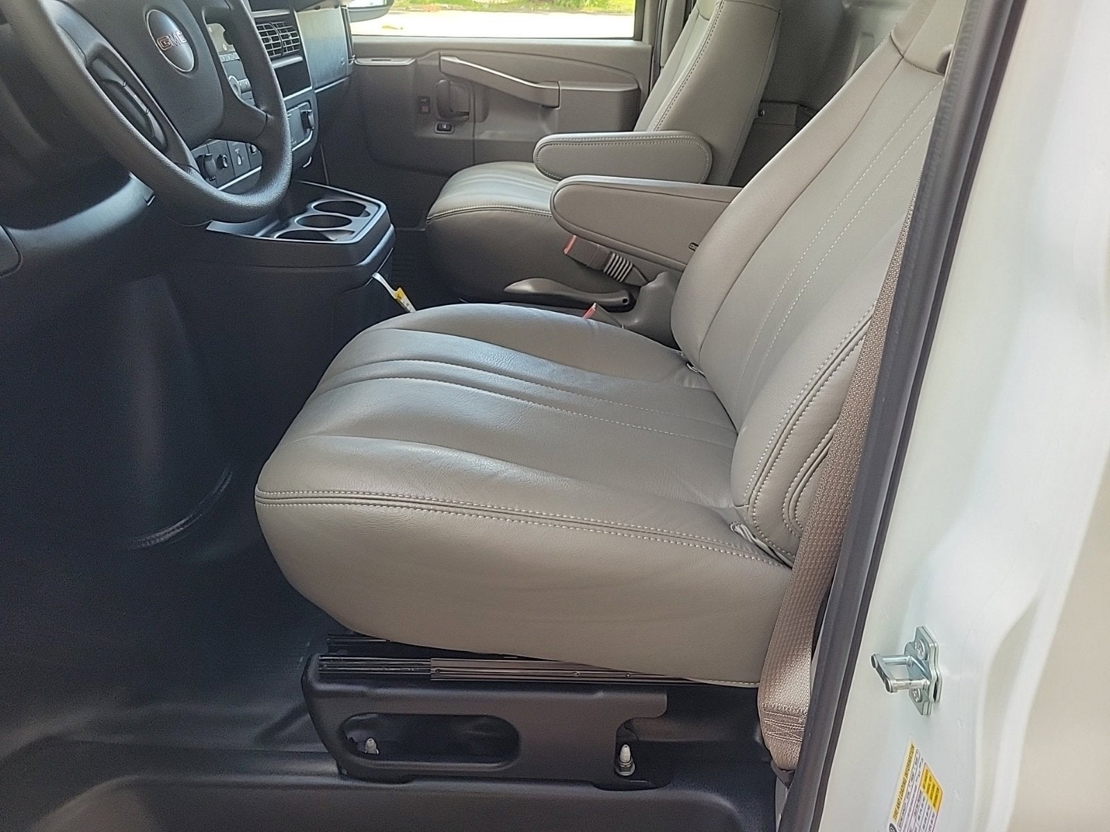 2025 GMC Savana Cargo 2500 Work Van