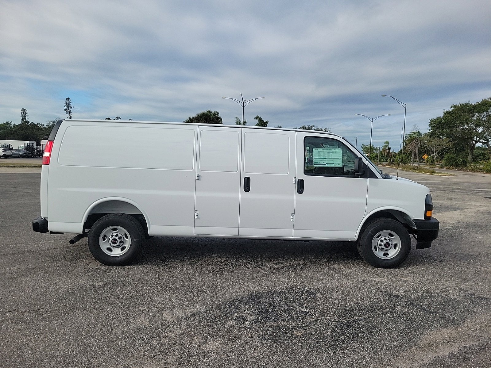 2025 GMC Savana Cargo 2500 Work Van